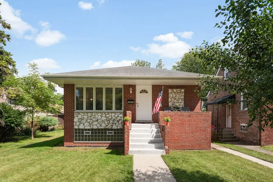 14241 S Mackinaw Avenue, Burnham, IL 60633 - #2
