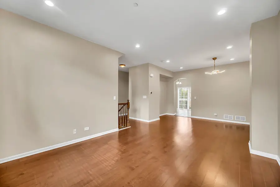 1260 Evergreen Avenue, Des Plaines, IL 60016 - #3