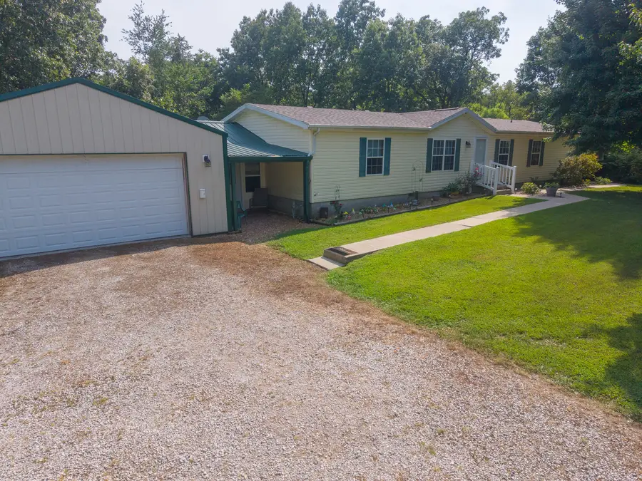 572 Gerrish Road, Patoka, IL 62875 - #2
