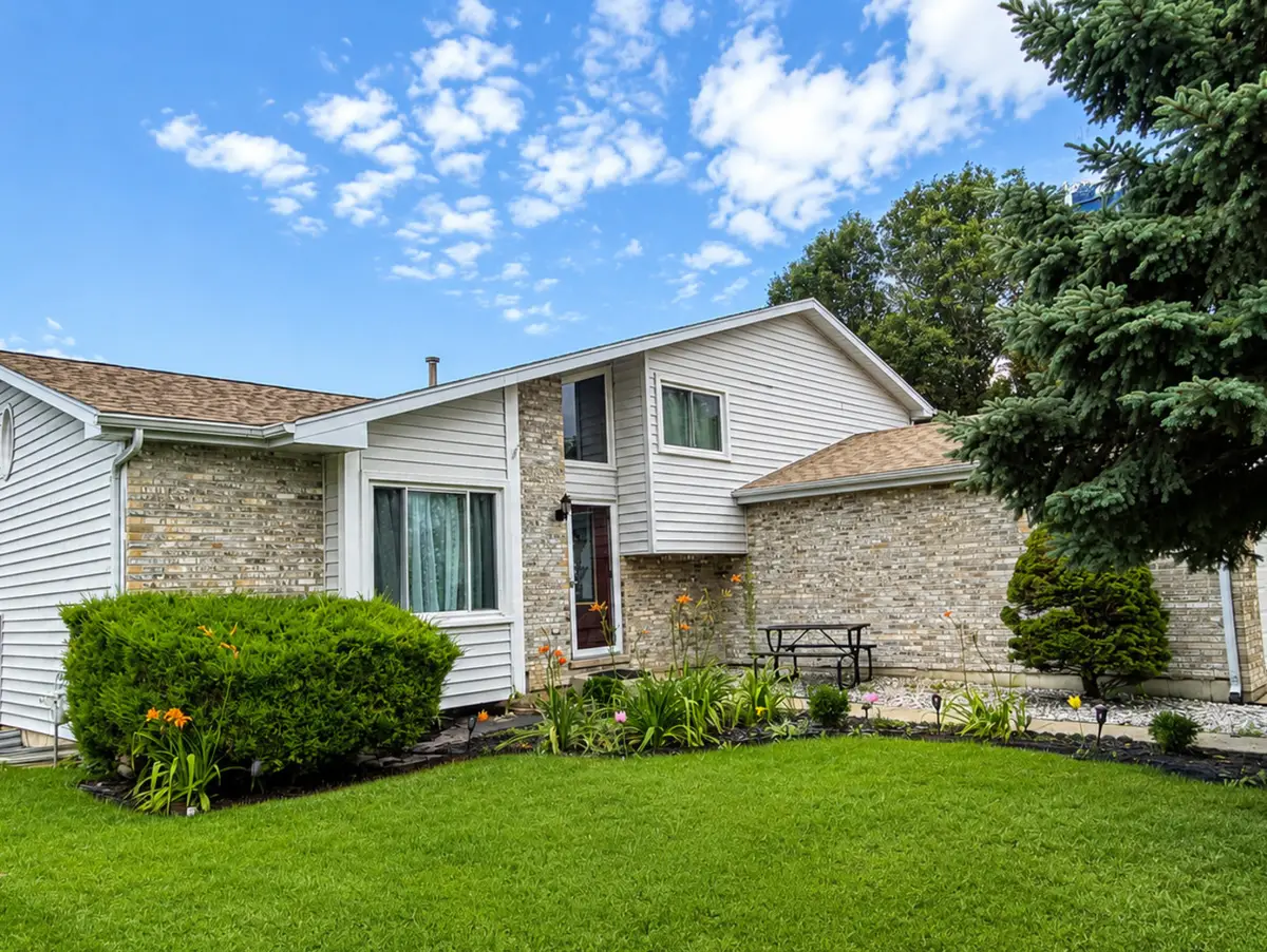 2010 Watertower Place, Crest Hill, IL 60403 - #1
