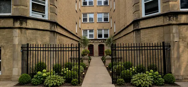 2318 W Rosemont Avenue #2, Chicago, IL 60659