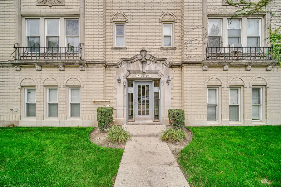 6104 N Rockwell Street #3N, Chicago, IL 60659 - #2