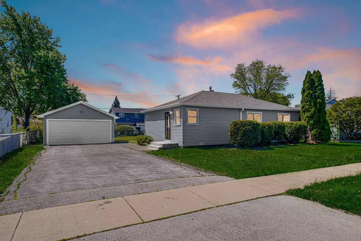 6409 W 85th Place, Burbank, IL 60459 - #1