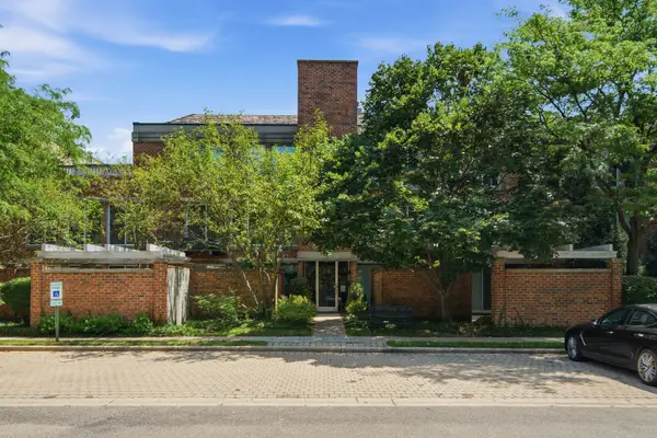 7030 Arbor Lane #101, Northfield, IL 60093