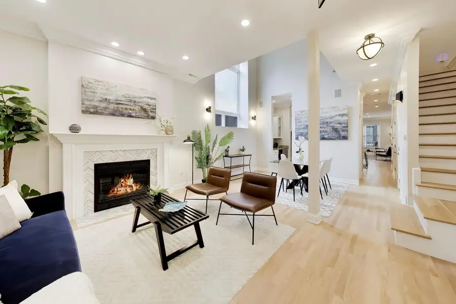 3414 N Oakley Avenue, Chicago, IL 60618 - #2