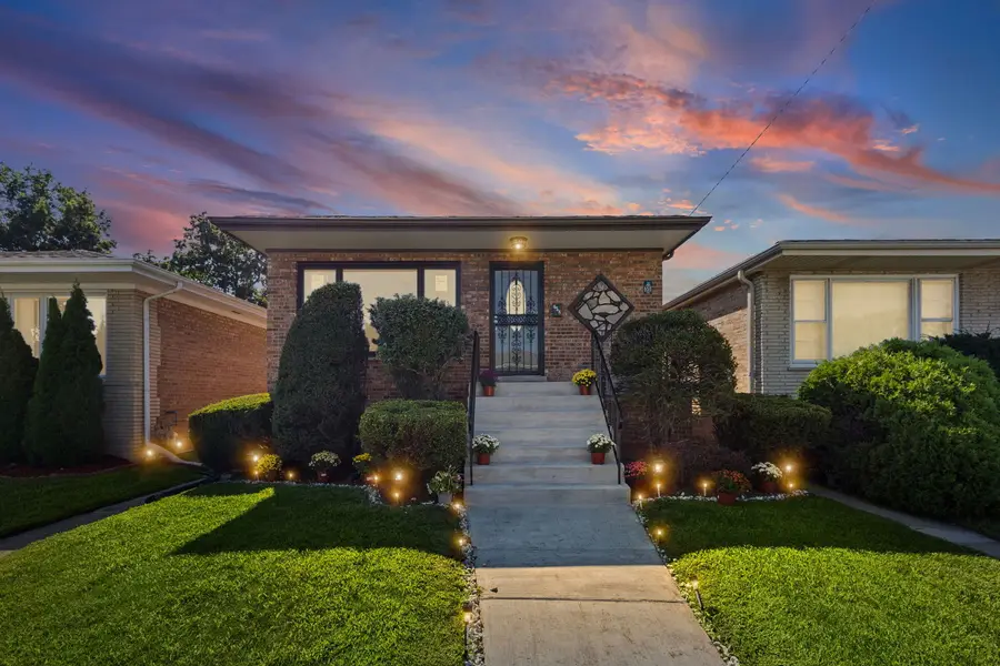 658 Hoxie Avenue, Calumet City, IL 60409 - #3