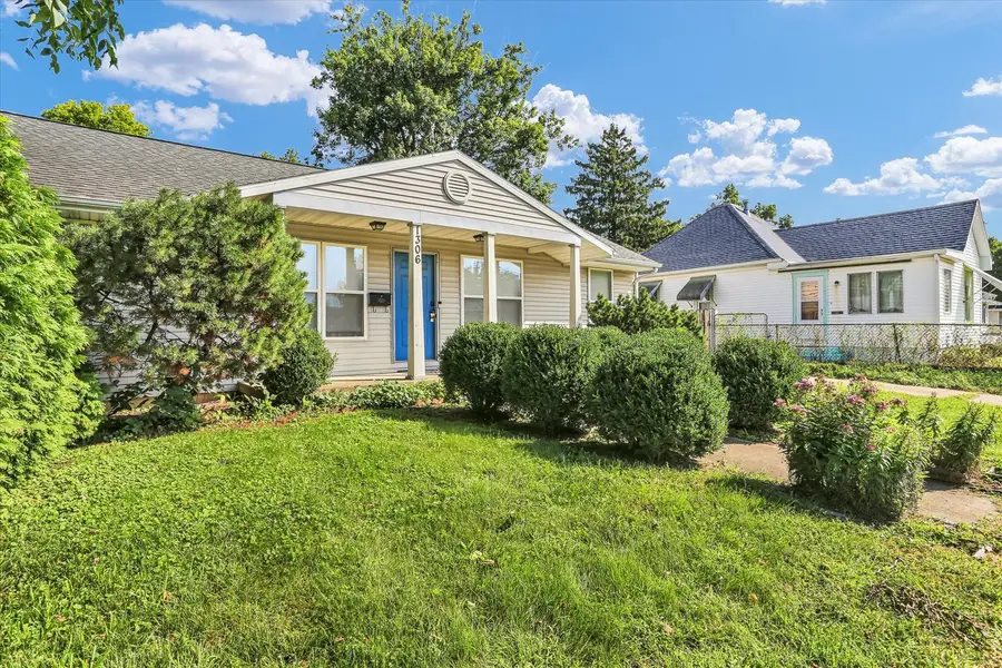 1306 W Hill Street, Urbana, IL 61801 - #2