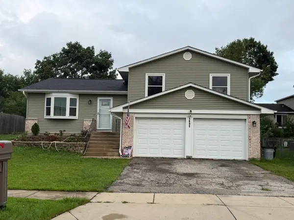 1695 Berkshire Street, Glendale Heights, IL 60139