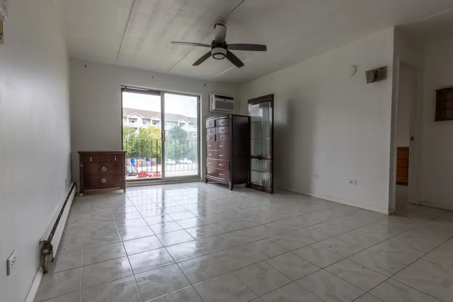 212 Shorewood Drive #1B, Glendale Heights, IL 60139 - #2