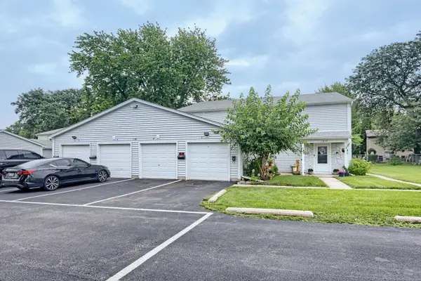 1301 N Glen Circle #D, Aurora, IL 60506