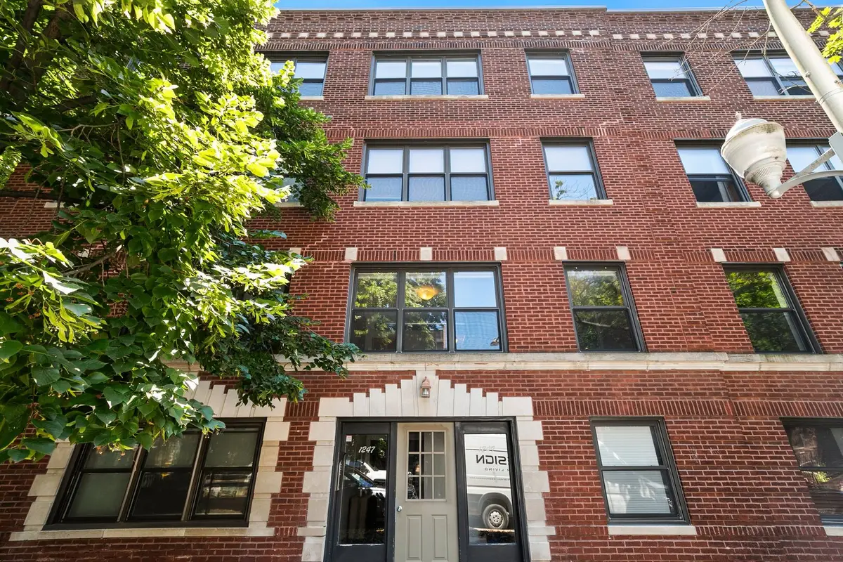 1249 W Roscoe Street #1, Chicago, IL 60657 - #1