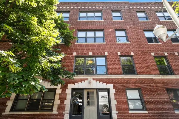 1249 W Roscoe Street #1, Chicago, IL 60657
