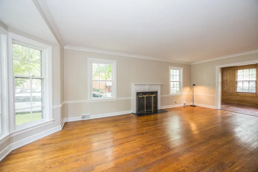 2701 W Fitch Avenue, Chicago, IL 60645 - #2
