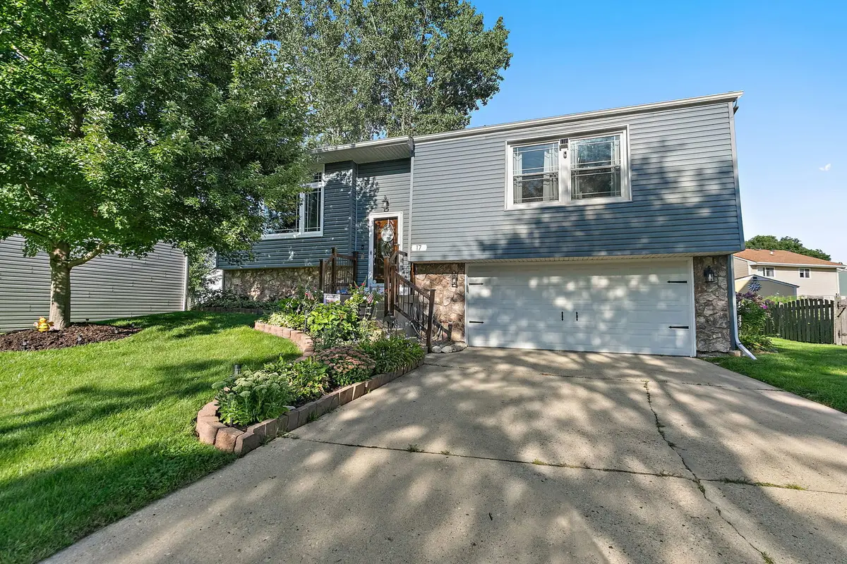 17 Joslyn Drive, Elgin, IL 60120 - #1