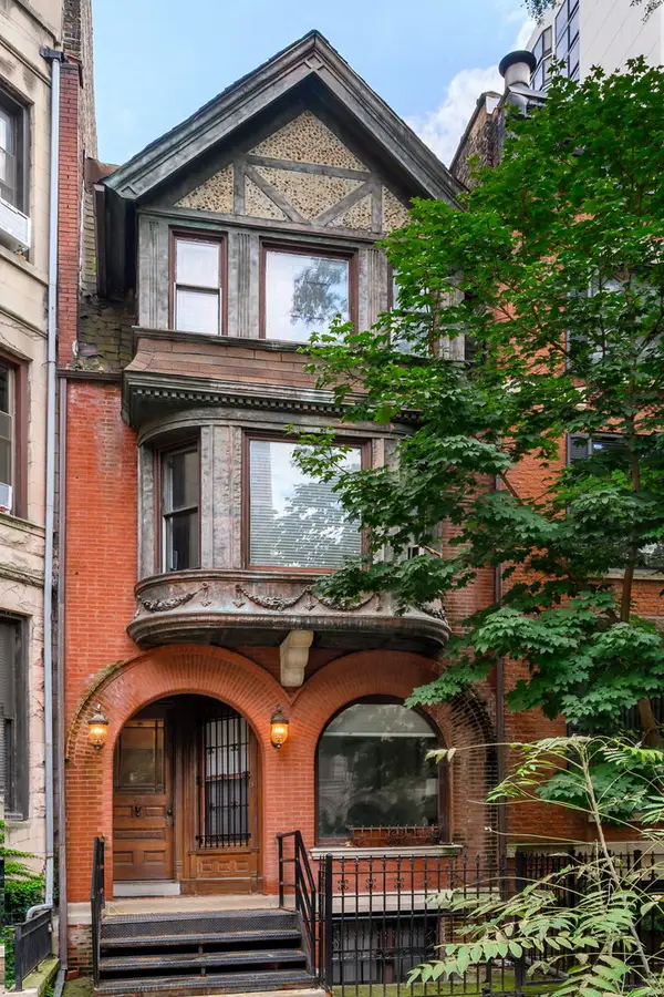57 E Cedar Street, Chicago, IL 60611