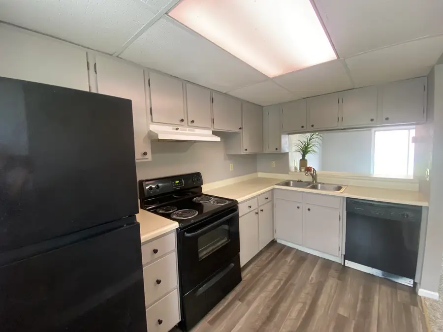 612 E Campus Drive #B12, Carbondale, IL 62901 - #2