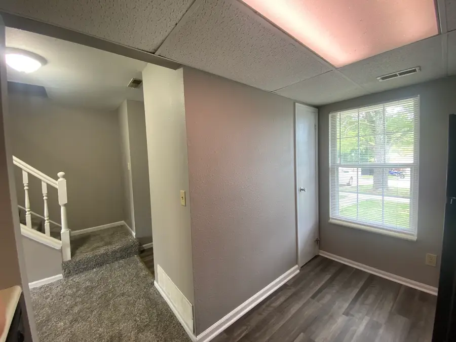 612 E Campus Drive #B12, Carbondale, IL 62901 - #3