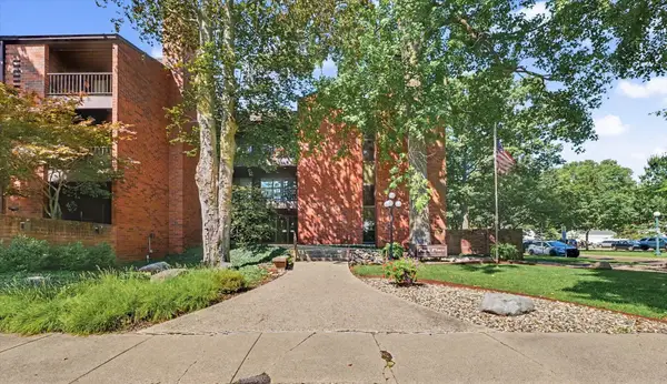 107 N Elm Street #205, Champaign, IL 61820