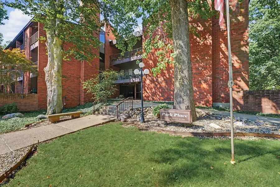 107 N Elm Street #205, Champaign, IL 61820 - #2