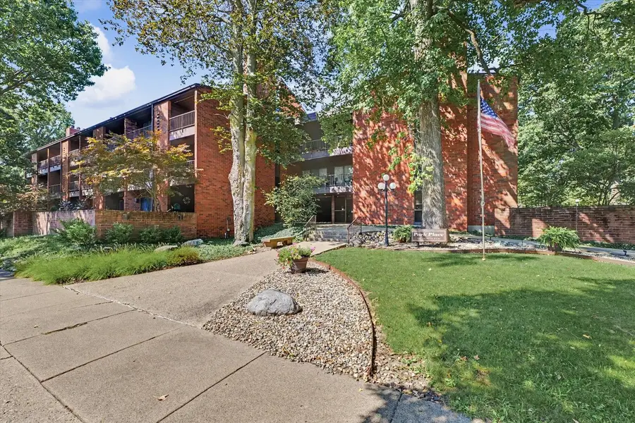 107 N Elm Street #205, Champaign, IL 61820 - #3