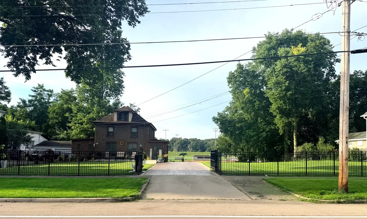 527 E Main Street, Ottawa, IL 61350 - #1