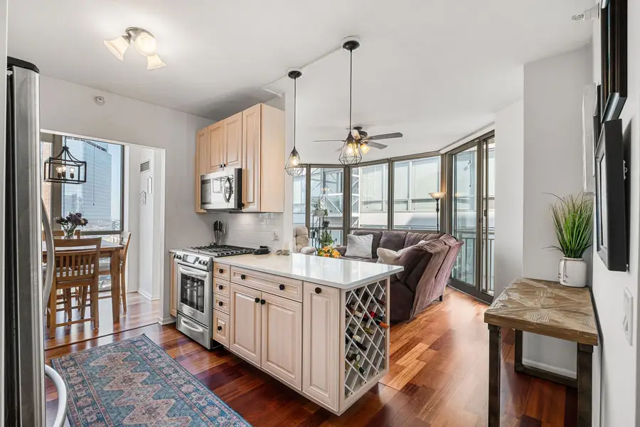 645 N Kingsbury Street #2201, Chicago, IL 60654 - #3