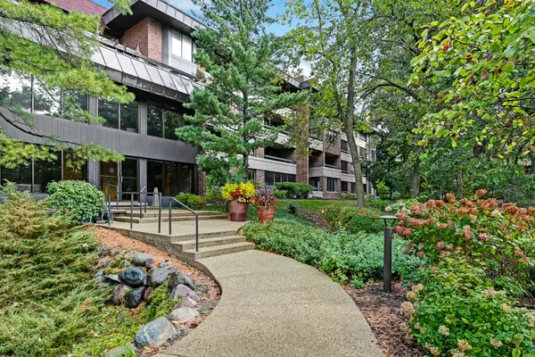 1409 Burr Oak Road #310A, Hinsdale, IL 60521