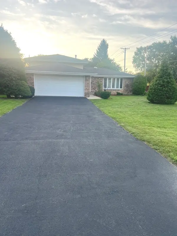 10257 S 82nd Court, Palos Hills, IL 60465