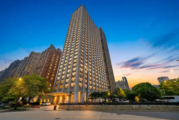 1550 N Lake Shore Drive #23E, Chicago, IL 60610