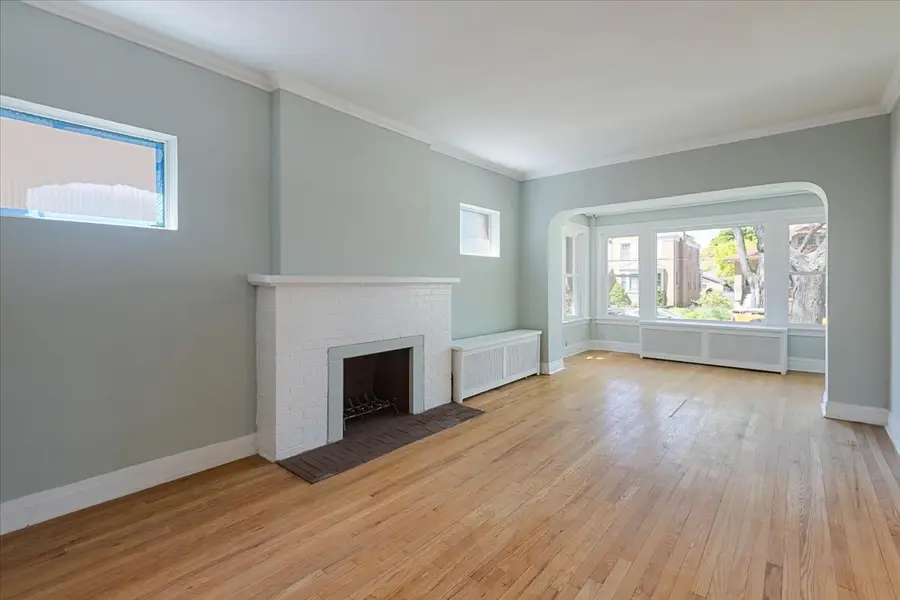 6515 N Maplewood Avenue, Chicago, IL 60645 - #3