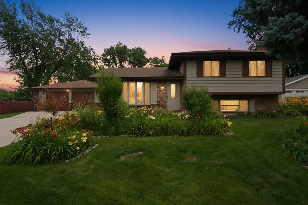 127 Barrett Lane, Schaumburg, IL 60193 - #1