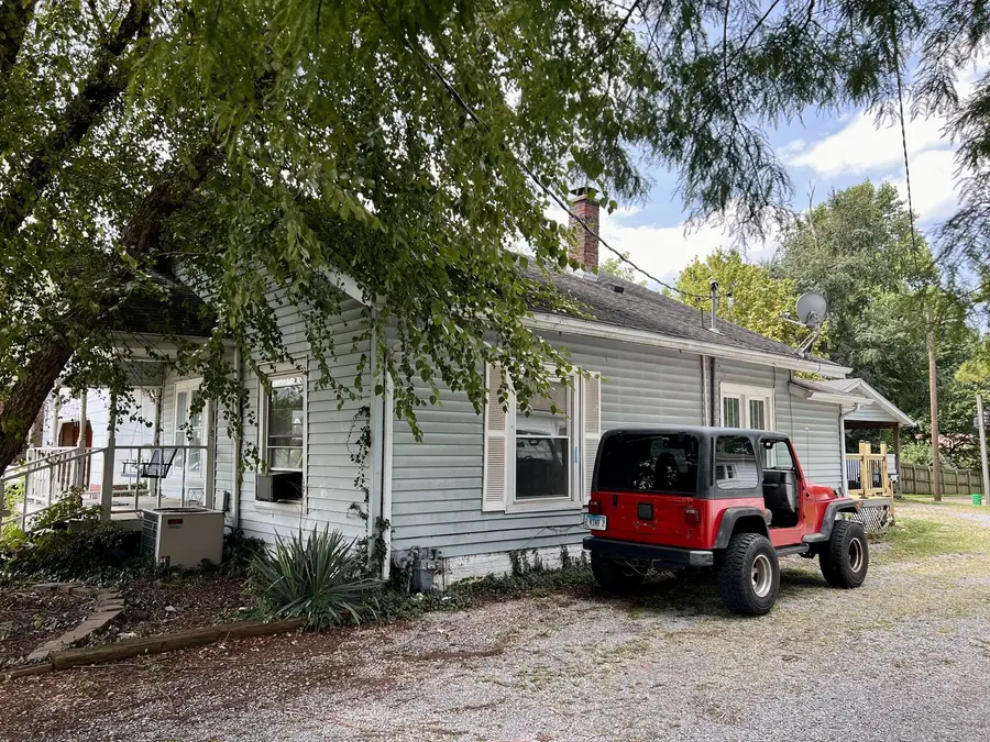 107 N 19th Street, Herrin, IL 62948 - #3