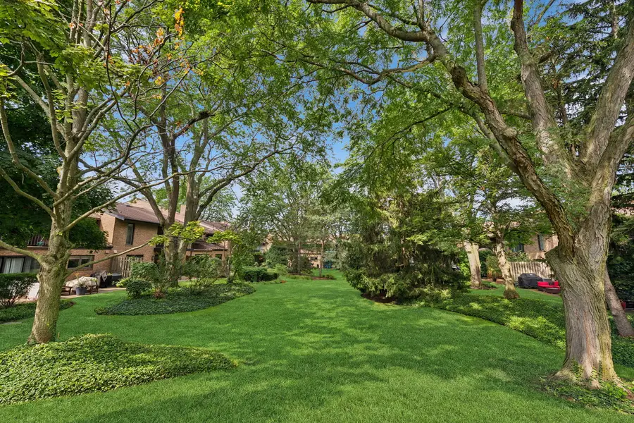 1728 Wildberry Drive #G, Glenview, IL 60025 - #2