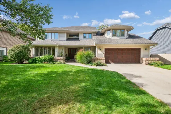 742 Torrington Drive, Naperville, IL 60565