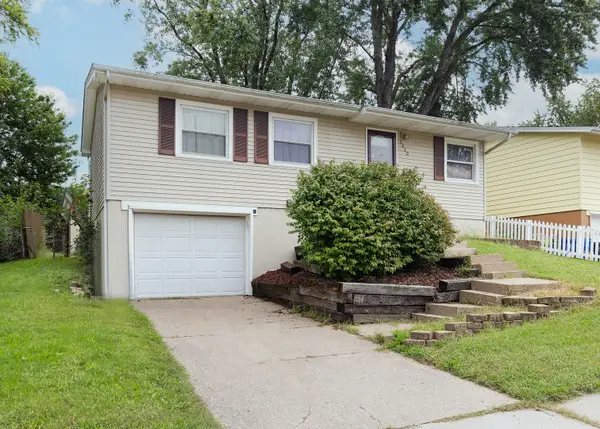2410 W 58th Street, Davenport, IA 52806