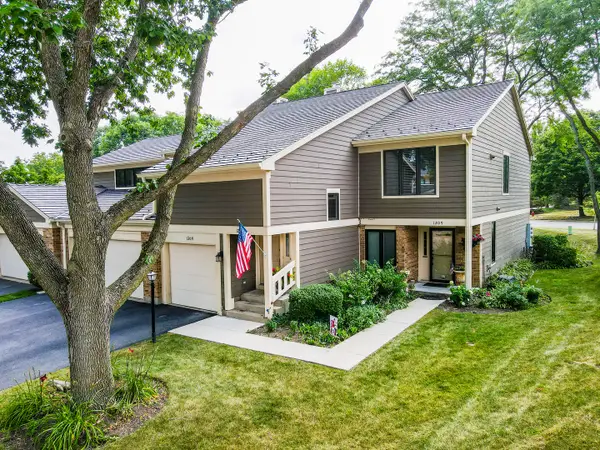 1211 Emerson Lane, Libertyville, IL 60048