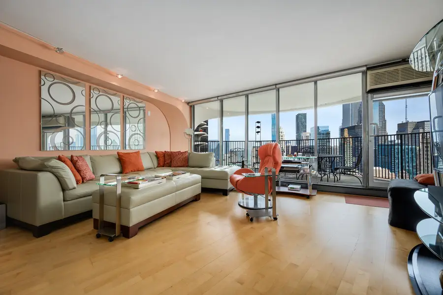 300 N State Street #4709, Chicago, IL 60654 - #2
