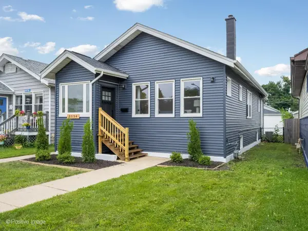5534 W Warwick Avenue, Chicago, IL 60641
