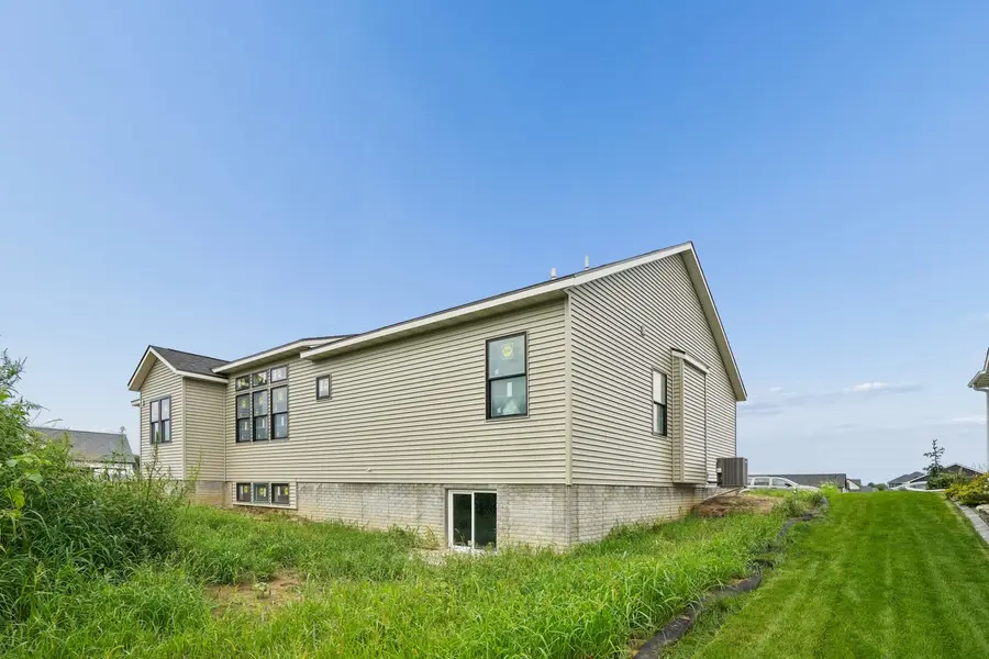 6113 Duggleby Avenue, Davenport, IA 52807 - #3