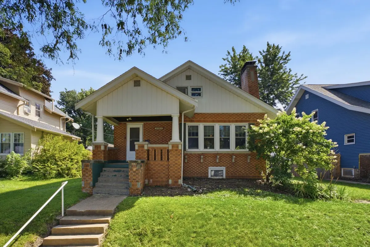 2325 Western Avenue, Davenport, IA 52803 - #1