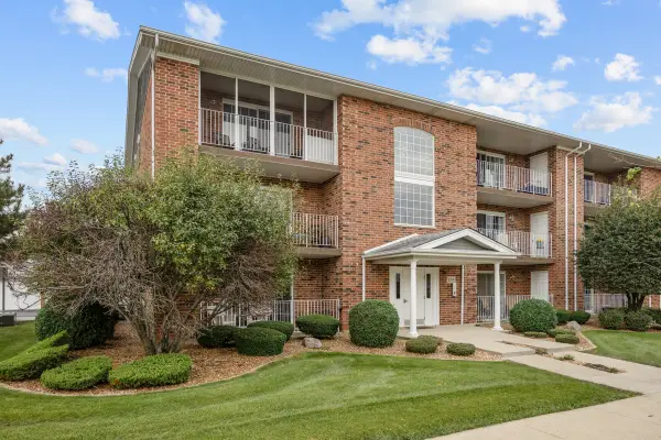 6719 White Tail Lane #1E, Tinley Park, IL 60477