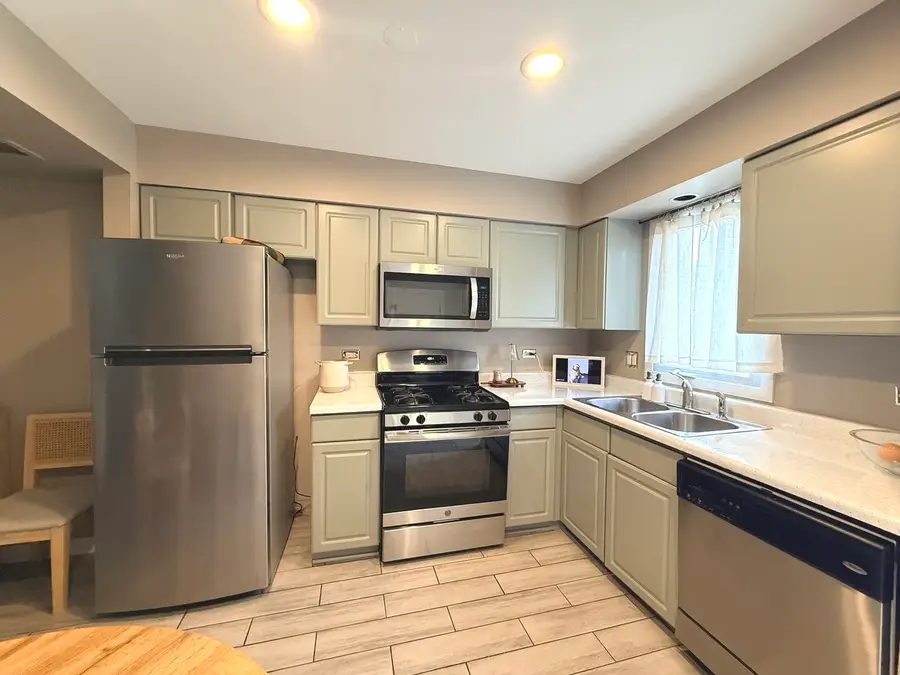 1643 Cove Court, Naperville, IL 60565 - #3
