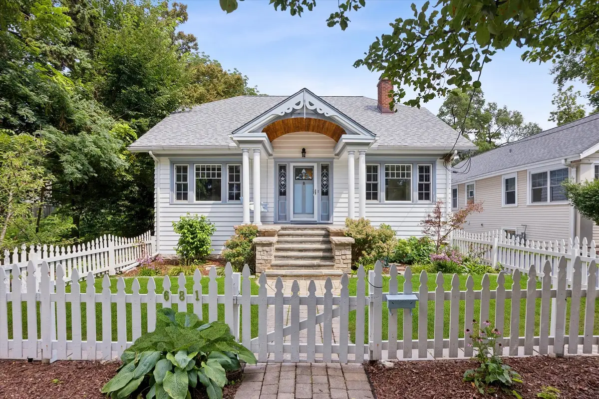 681 Western Avenue, Glen Ellyn, IL 60137 - #1
