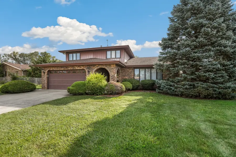 10917 Circle Court, Palos Hills, IL 60465 - #2