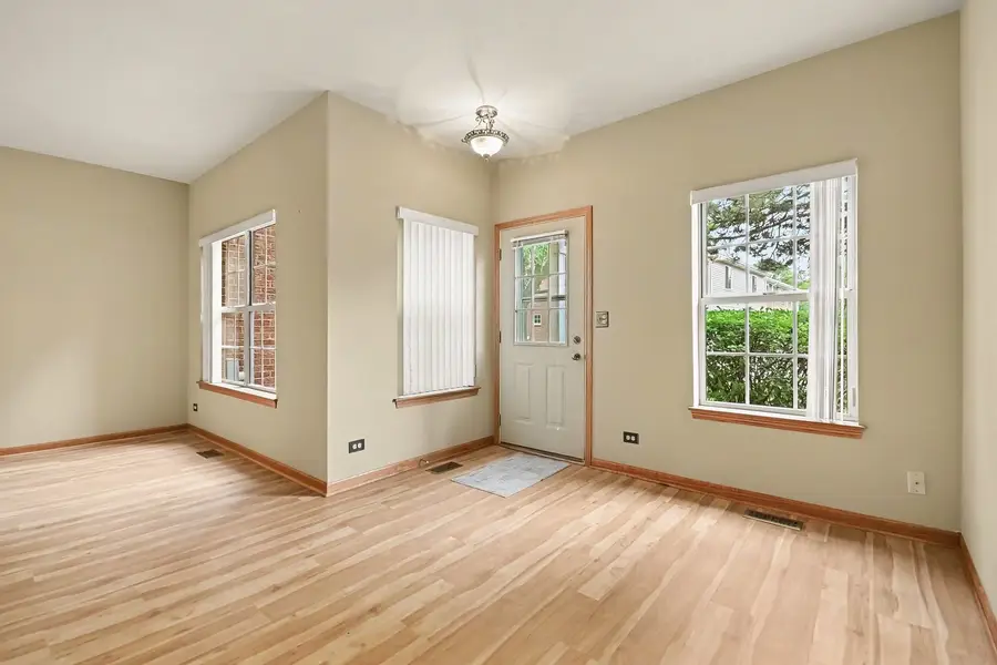 3 4 Seasons Court, Elmhurst, IL 60126 - #3