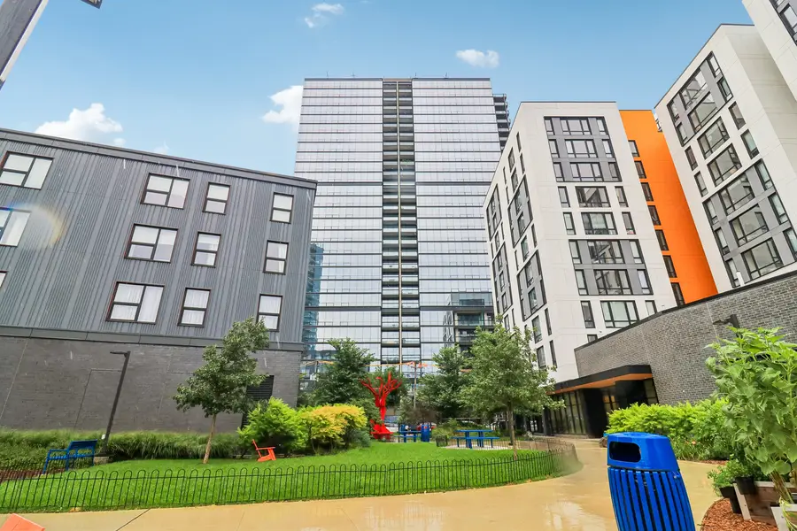 860 W Blackhawk Street #1107, Chicago, IL 60642 - #2
