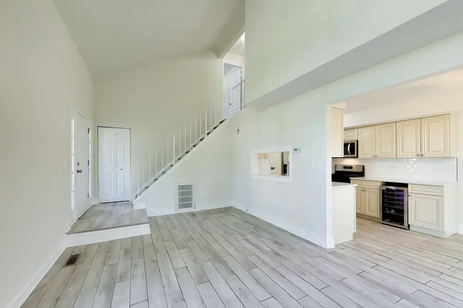 509 East Avenue, Streamwood, IL 60107 - #3