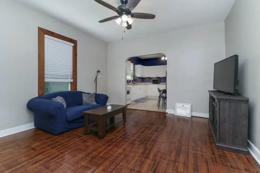 609 E Market Street, Bloomington, IL 61701 - #3