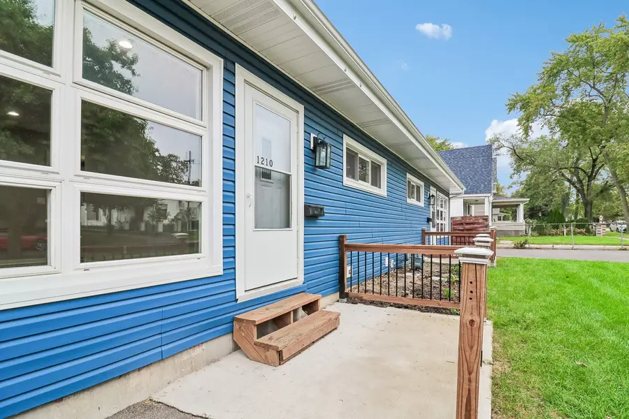 1210-1212 Indian Avenue, Aurora, IL 60505 - #2
