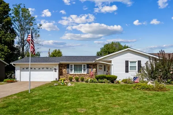 356 W Meadow Lane, Walcott, IA 52773